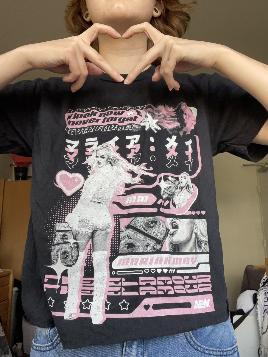 shootlander's tweet photo. hello mariah nation #mariahmerch https://t.co/JZclYj4Jx6