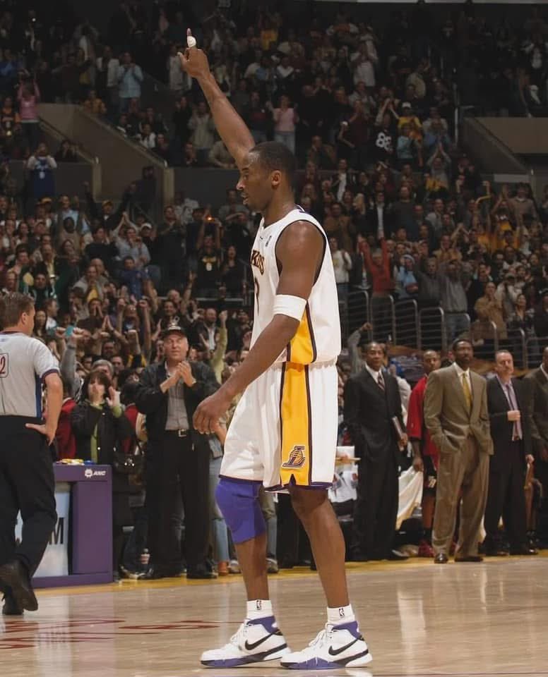 KobeBryantTR's tweet image. 19 yıl önce bugün! 🫡🐍🔥 #81sayı #81points #mambalegacy #mambaforever

Instagram: @losangeleslakersturkiye
Facebook: @kobebryantturkiye