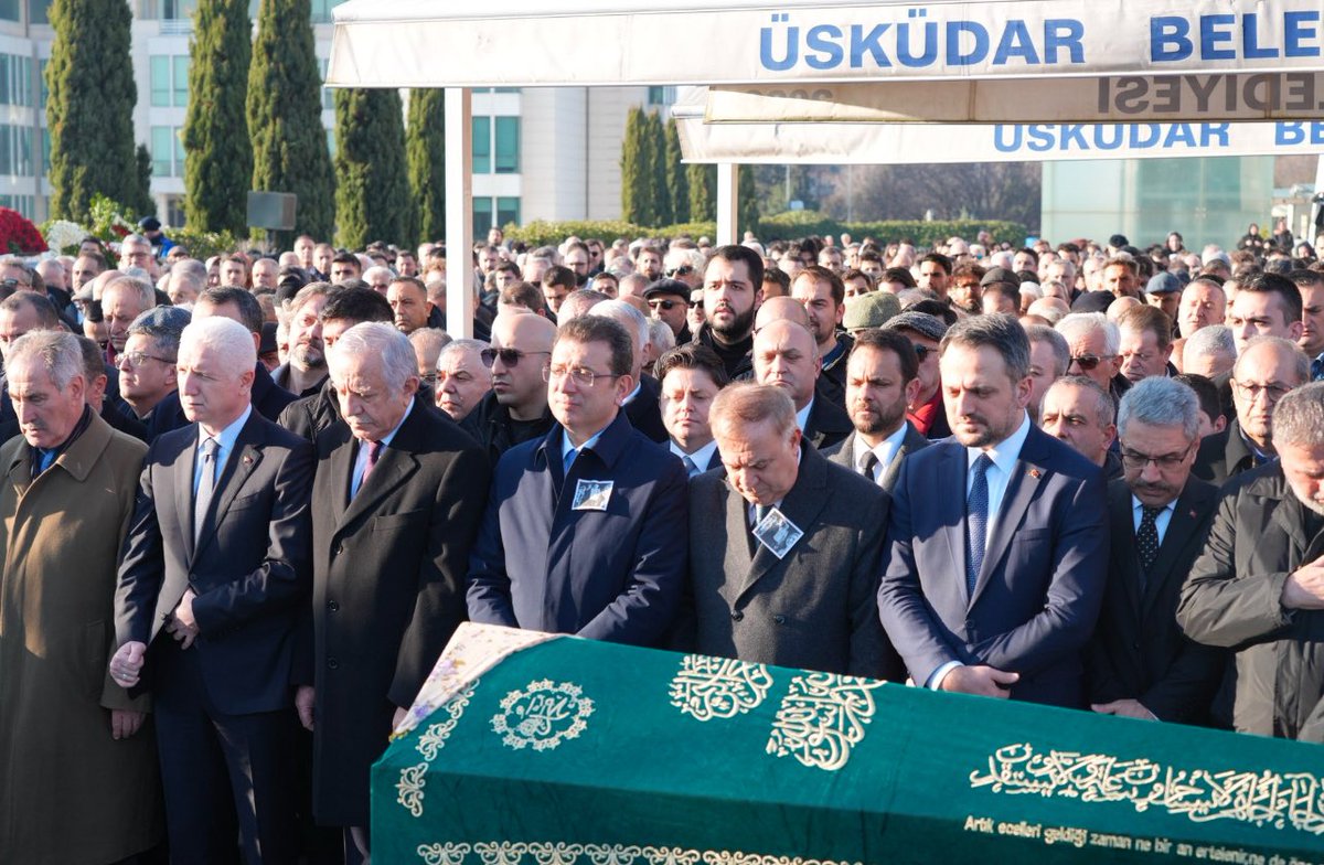 Beyefendi kişiliği ile gönüllerde taht kuran, değerli büyüğümüz, Nedim Türkmen Hocamıza ve ailesine son vazifemizi yerine getirdik. Bu üzücü olayda tüm hayatını kaybedenlere Allah rahmet eylesin, hepsinin mekanı cennet olsun İnşallah 🙏
