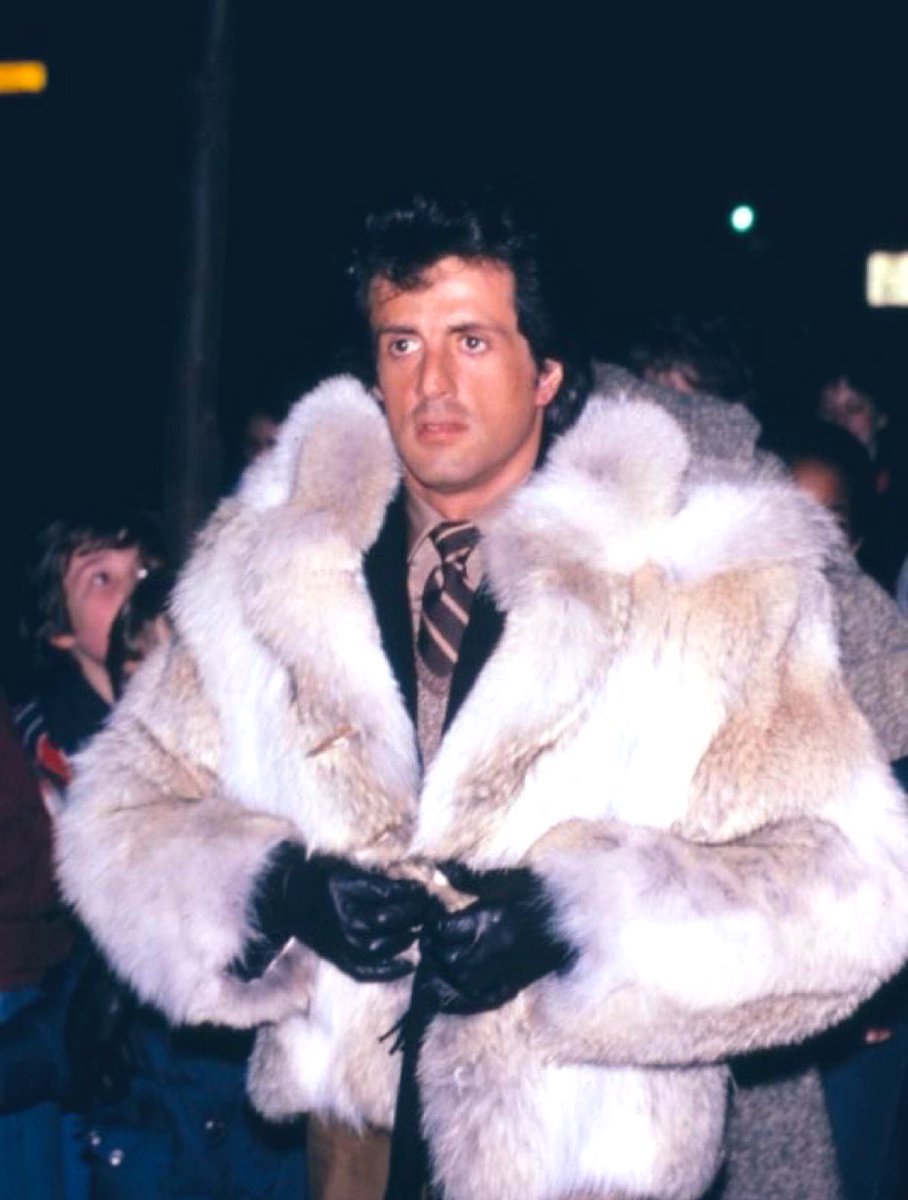 WhiteBoyCapital's tweet photo. Walking into the ICE field office with 13 DoorDash drivers in my trunk https://t.co/yyyorGI9CM