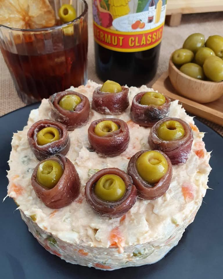 IbericoClub's tweet photo. Upgrade your ensaladilla with our olives and anchovies! https://t.co/37xz1IgAvk
