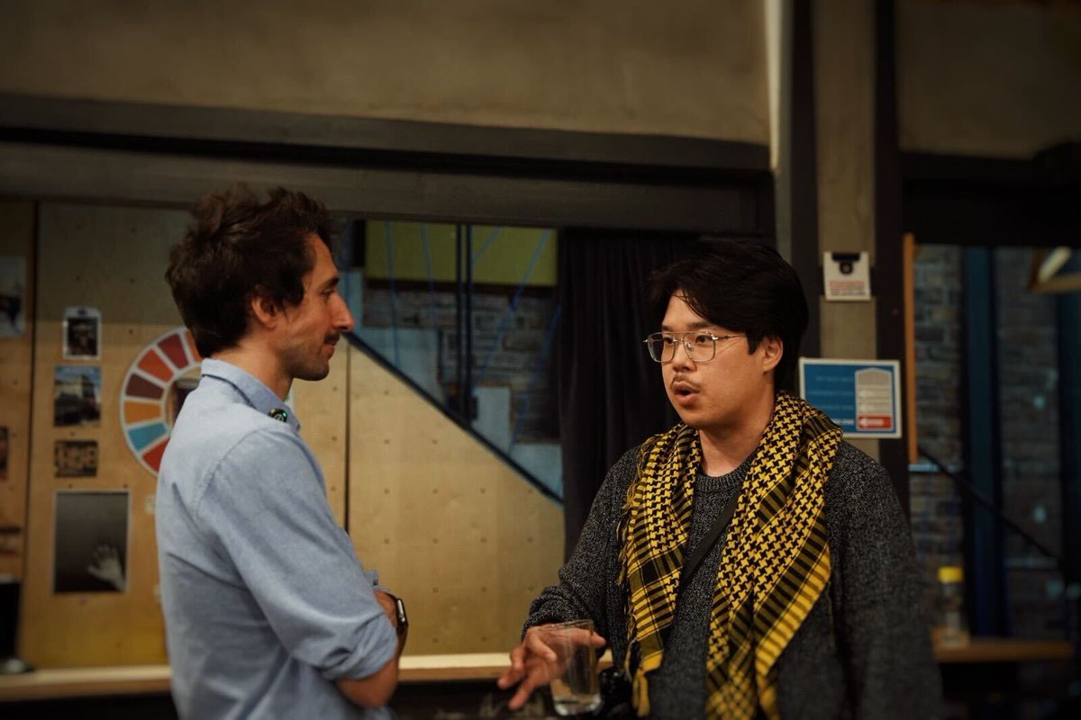 riseinweb3's tweet image. The energy is amazing at the @MultiversX Xplore tonight w/ @patika_dev! 💚

We kicked off the evening with an intro to MultiversX and @xAllianceDAO by @chessucation, fueled up with some pizza, and now everyone’s mingling and connecting. What a night! 🍕