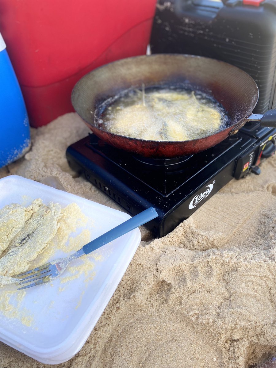thamyresmb's tweet photo. Também fiz, muito bom e nada de pagar mais 180 num peixe ruim na praia 😂😂 https://t.co/FrpkekEMHt