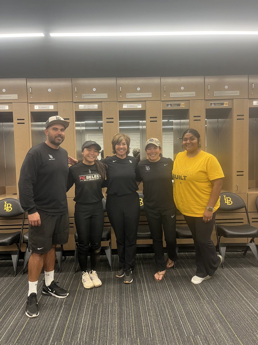 Had the best time at the <a href="/LBSUSoftball/">LBSU Softball</a>  camp. Thank you <a href="/CoachSowderLBSU/">Kim Sowder</a>, Coach P, Coach Kevin, Coach Mariah, and the great players for creating an incredible environment. I learned a lot of new things that I will be adding to my arsenal. I hope to be back soon! Go Beach!