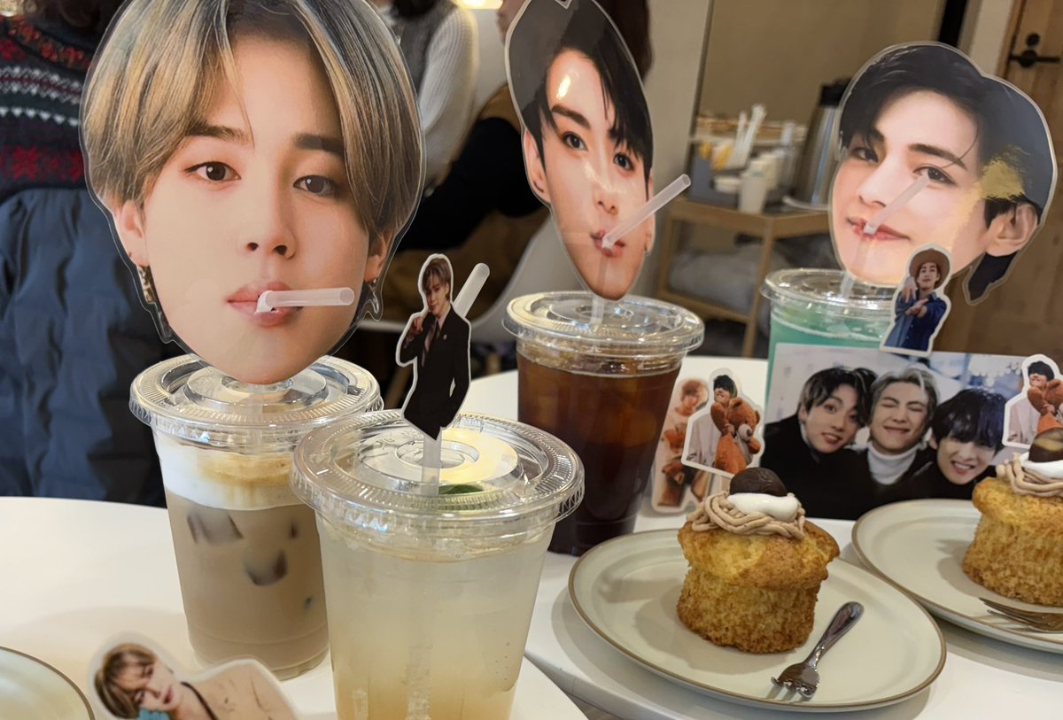 jkjkjkjbantan's tweet photo. 先日展示会のあと
新大久保のカフェ。
このテテちゃん手作りクッキー🍪らしい😳😳
すごーい。

店員さんもいつも優しい
です。
チューストローは飲むとき
ドキドキは、しないけど🤣
可愛い🩷

#uricafe https://t.co/34RpEyz2kC