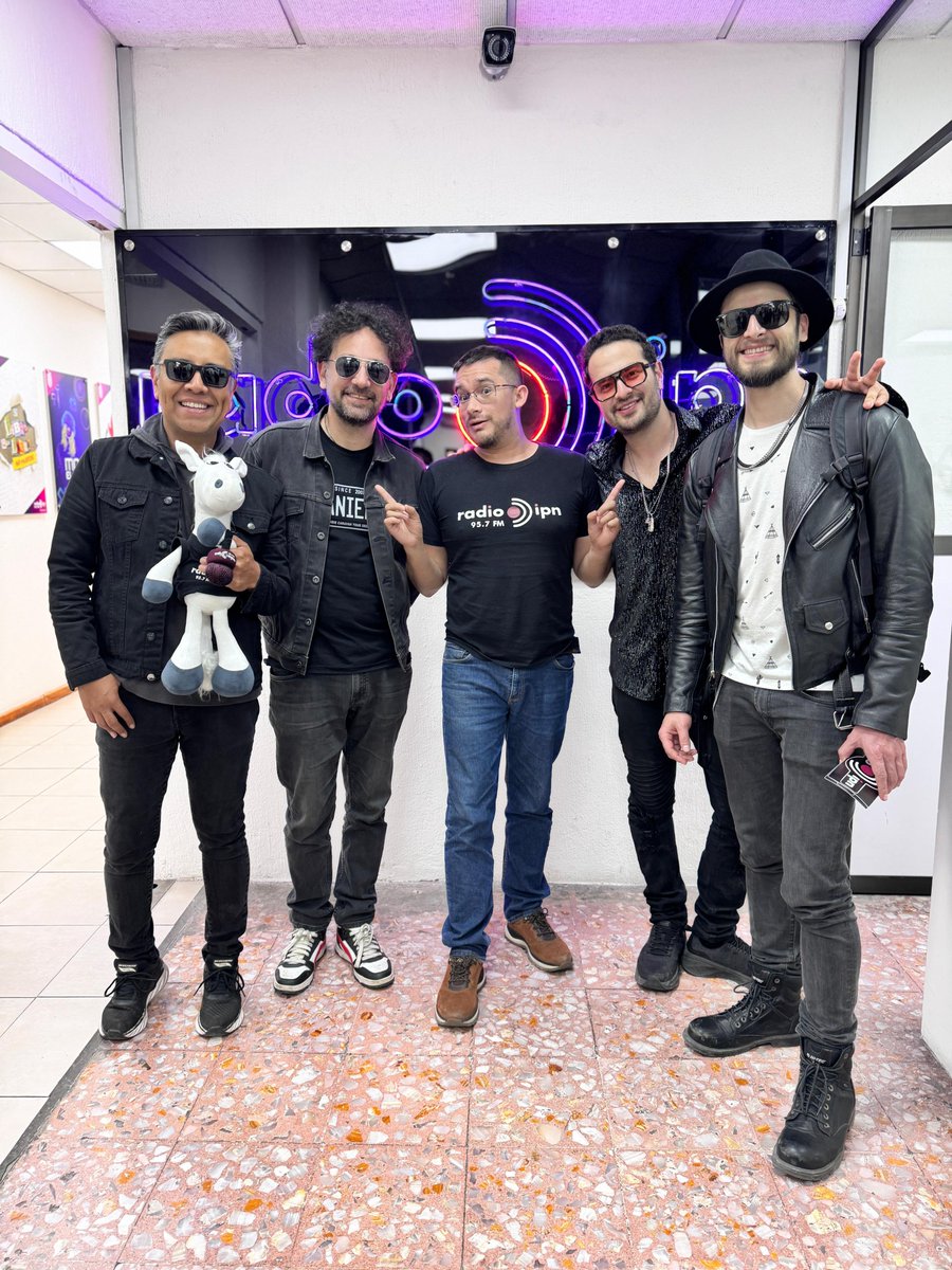 Hoy tuvimos la visita de <a href="/losdaniels/">Los Daniels</a> en los estudios de <a href="/RadioIPNOficial/">Radio IPN</a> Próximamente estarán sonando en nuestras sesiones de altura desde lo alto de la Torre Latino.