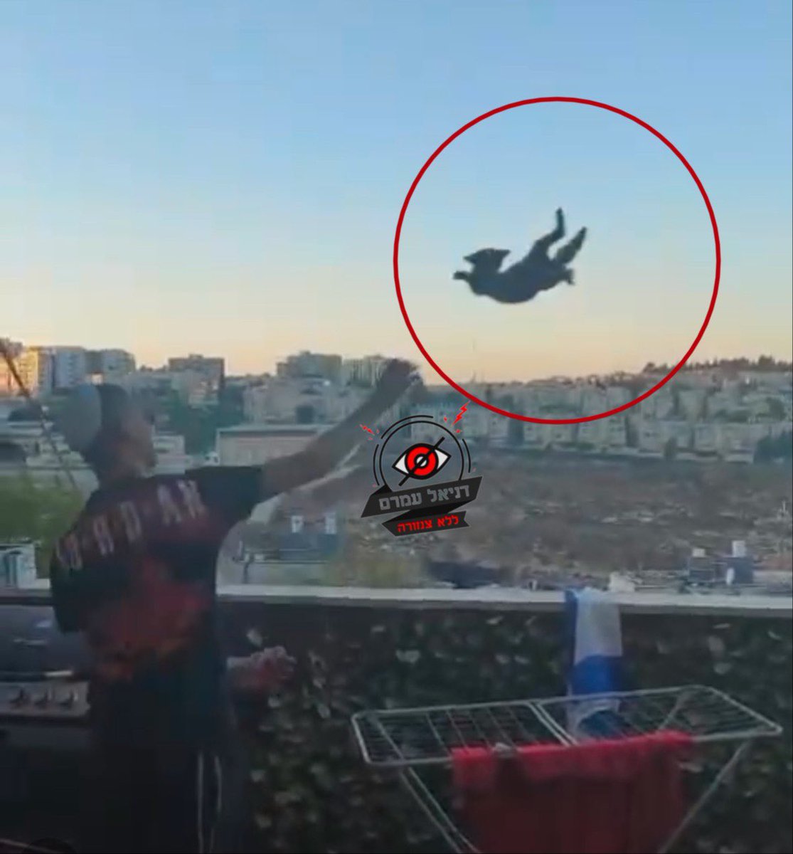 Yahya_Sinvar_'s tweet photo. Siyonist terör örgütü israil'in olduğu yerde herkes ve herşey tehlikede 

Bu videoyu paylaşın!

Bunların aşağılık yüzünü dünya bir kere daha görsün https://t.co/0WEAfUmbtm