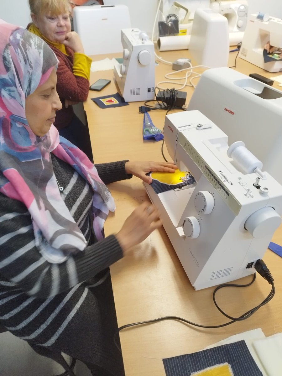 DouglasSt_CCFET's tweet photo. Smiles all round today at the first class of our ‘Sew Fabulous’ free 8-wk course offered to community groups &amp; delivered by our Fashion Design teacher Christina Healy. #creativity #sewingisfun @CorkETB @DenisLeamy @ThisisFet #NASC #BRIJ @CorkMigrant @ETBIreland @aontas #FET 
￼ https://t.co/uzYckyD9RZ