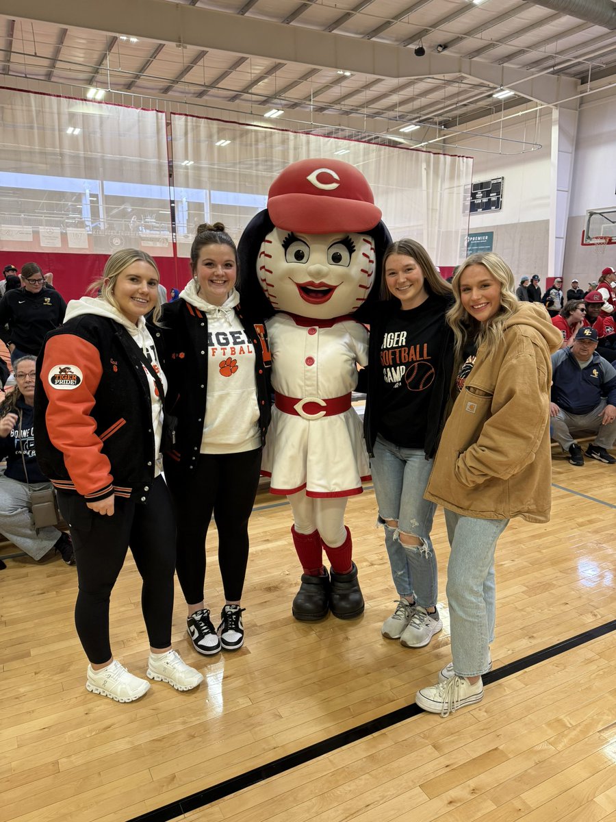 NKY &amp; SE IN Equipment Distribution Event! 

Thank you Reds Community &amp; St. Elizabeth Healthcare!