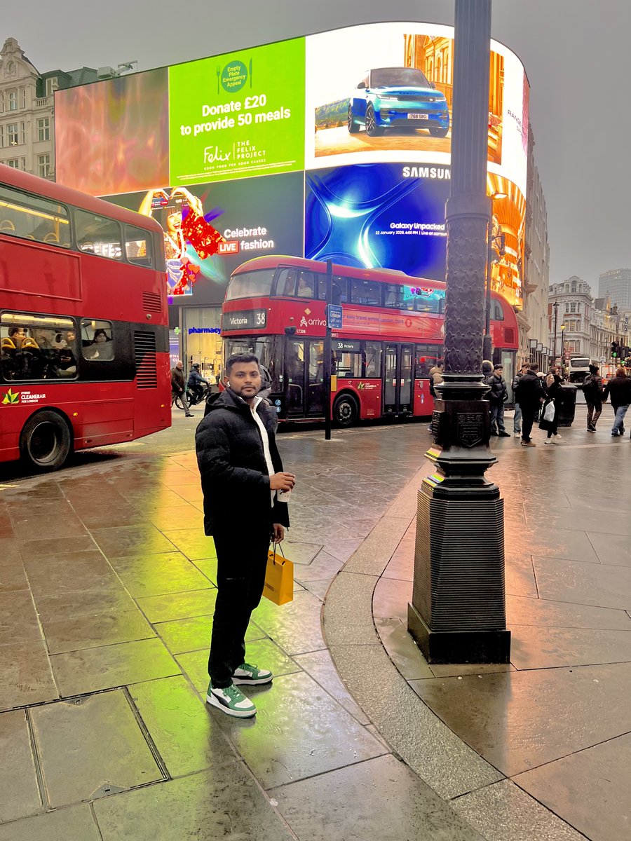 usmanazeeez's tweet image. Cheers to the perfect British getaway 🇬🇧

Had a great time…!
#GreatTimes