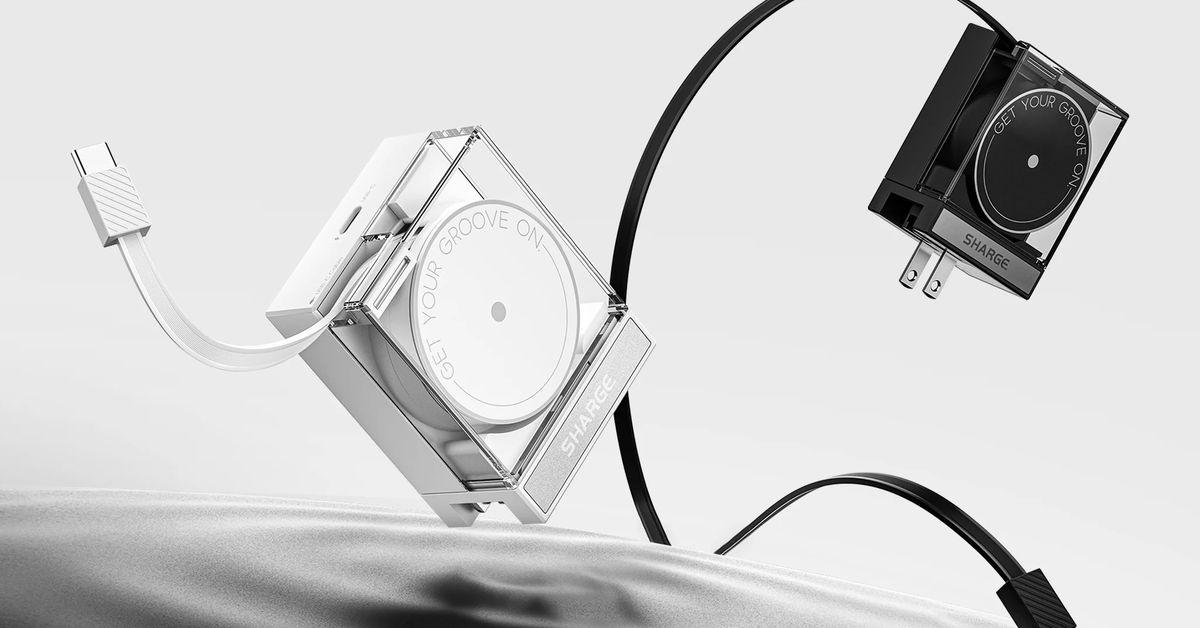 TechBuzzRecap's tweet photo. 𝐒𝐡𝐚𝐫𝐠𝐞 𝐑𝐞𝐭𝐫𝐚𝐜𝐭𝐚𝐛𝐥𝐞 𝐂𝐡𝐚𝐫𝐠𝐞𝐫 𝐓𝐞𝐬𝐭𝐞𝐝 
Sharge's new Retractable 65 GaN charger is now available globally after its debut last December. The charger boasts a retractable USB-C cable for seamless integration into devices and features a maximum power output of 65W. This innovative charging solution comes in white or black at $39.90 and offers both US and EU/UK adapter options.

The Retractable 65 can deliver up to 65W of power to single devices, suitable for laptops and larger electronics.  It also includes a second USB-C port, allowing it to charge two devices simultaneously, though the maximum output drops to 60W when both ports are active. The charger's retractable mechanism is visible through a transparent housing and adds to its sleek aesthetic.

The Retractable 65 joins other chargers featuring retractable cables due to the widespread adoption of USB-C, reducing the need for multiple charging port solutions. This trend raises concerns regarding the durability of integrated cable mechanisms and how they will withstand frequent use by enthusiasts who may fidget with their gadgets.

✨ Want tech news recapped just for you? Tap follow for daily insights and trends! 📱

#RetractableTechnology #GaNchargers
#TechBuzzRecap #news #TechnologyNews #TrendingNow #TechWorld #GadgetNews #BreakingNews #Viral 

Source: https://t.co/kUWslUpkvA