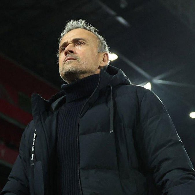 🔴🔵 PSG chairman Nasser Al-Khelaïfi: “We have the best coach in the world in Luis Enrique”.

“He’s been criticized. But even if we had lost this match, for me he is the best coach in the world. We played with identity against Manchester City. He showed that our team has DNA”.