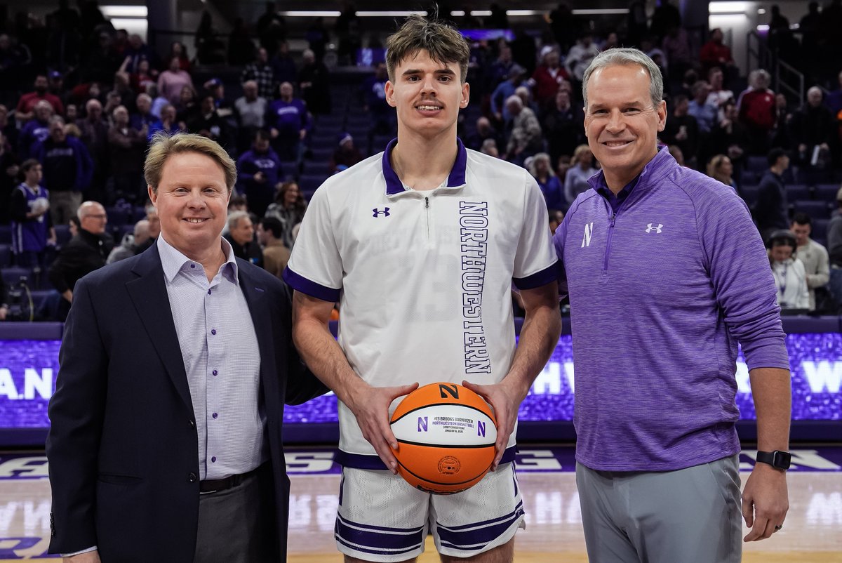 Honoring the 42nd 1,000-point scorer in program history, <a href="/BrooksBarnhizer/">Brooks Barnhizer</a> 👨‍✈️