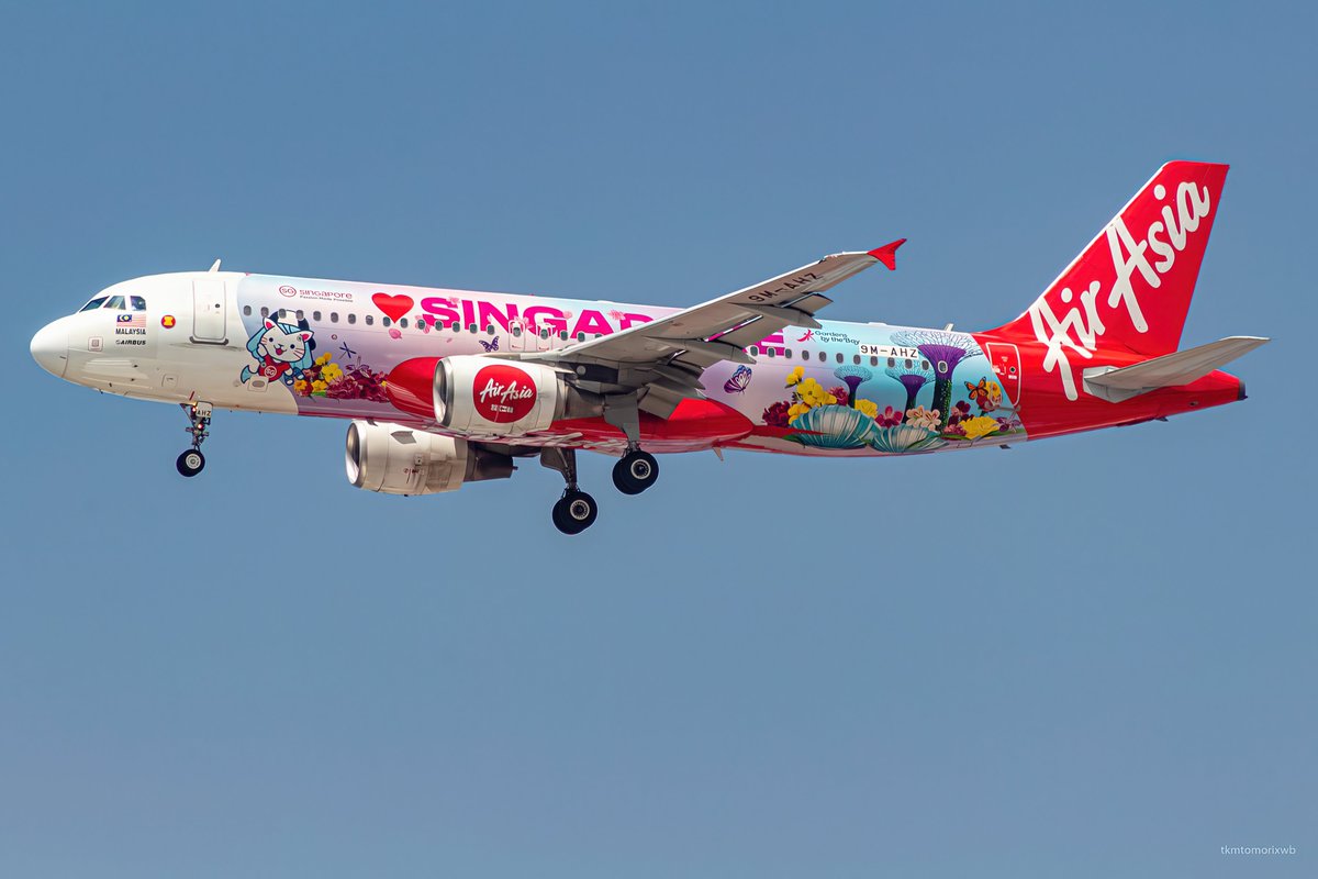 Airasia Malaysia 9M-AHZ 