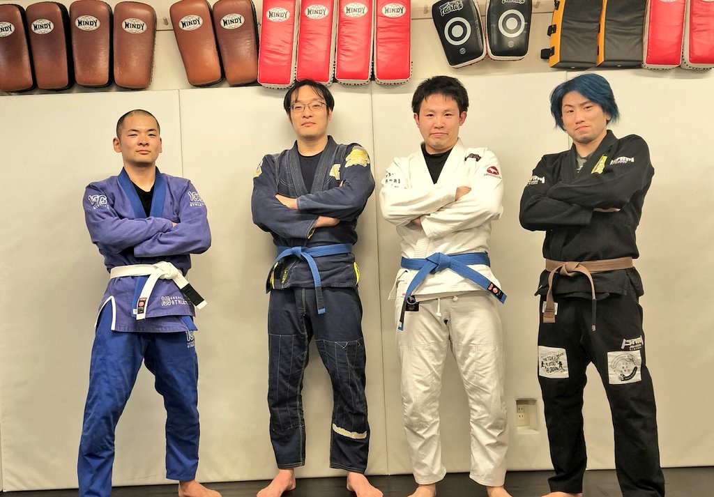 polar_gym's tweet photo. 木曜日ですよ!
11:30-13:00
18:00-19:00
👊キックボクシング👊
19:00-20:30
🥊MMA🥊
20:30-22:00
🤼寝業90分🤼
#POLARGYM #MMA
#KIDS #格闘技 #ダイエット https://t.co/4T3nMktBat