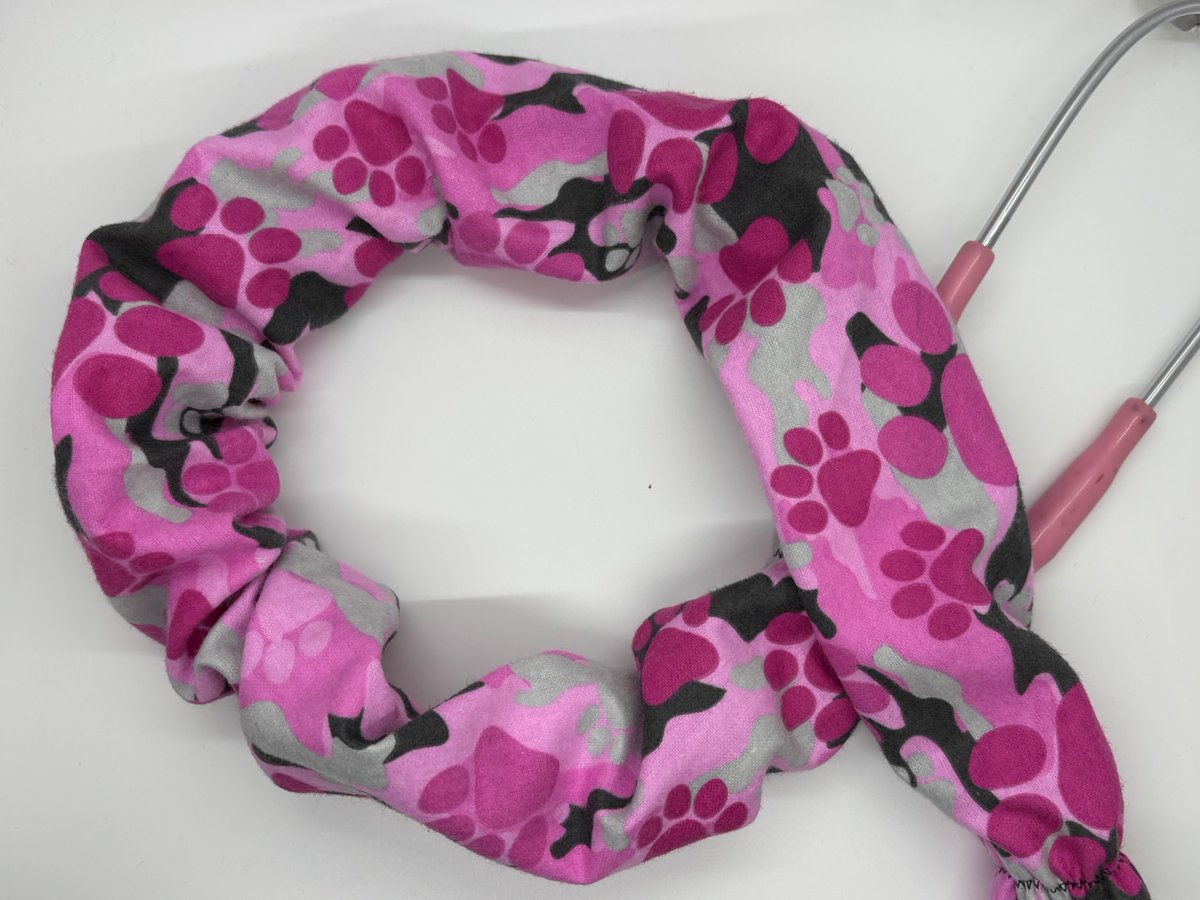 sewingfromsammy's tweet image. Say goodbye to boring stethoscope covers!

Our vibrant stethoscope covers not only protect your instrument, but they also add a pop of color to your workday. Available in a variety of prints and patterns.

#stethoscopecover #nurselife #medicalaccessories