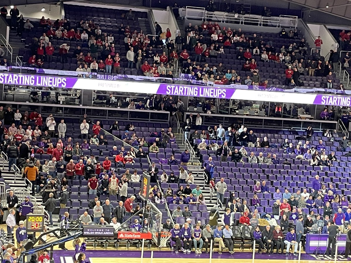 JeffRabjohns's tweet image. A light crowd pregame, but very solid pockets of red here at Northwestern. #iubb