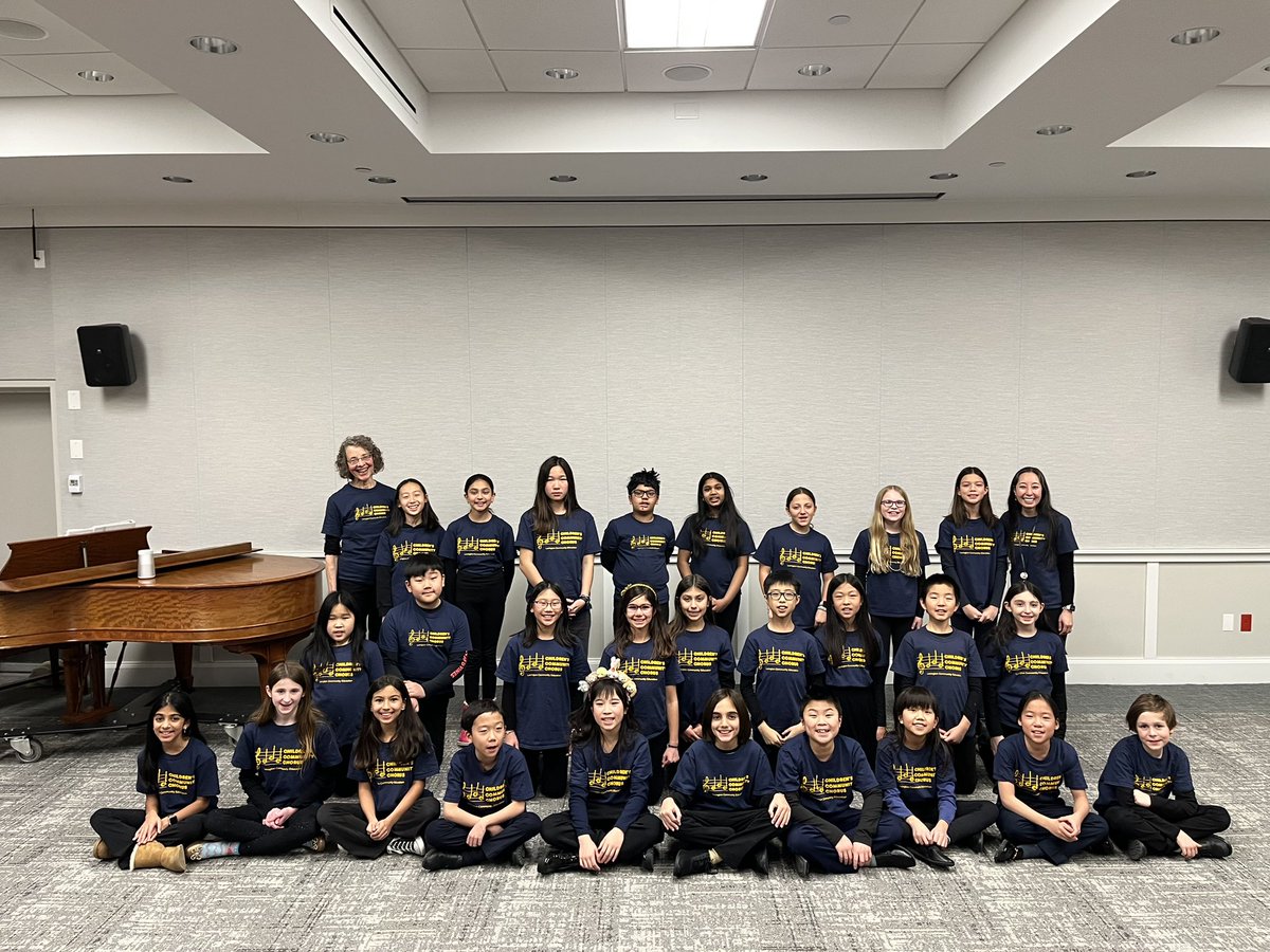 CCCSingers's tweet image. Another CCC performance is in the books! ✅
CCC singers performed for Brookhaven residents this afternoon during their “Singing for Fun” weekly series! It was a lovely afternoon to gather and enjoy the warmth of making music together! ☺️ @lexingtonsuper @lexcommunityed