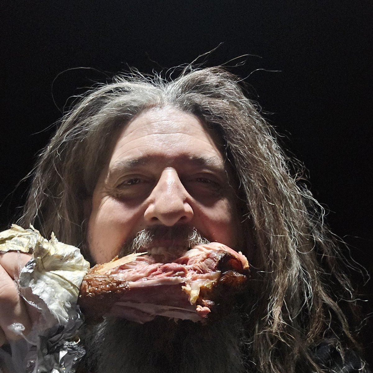 RealAndyFredes's tweet image. Once in a while there's good food in some truck stops. #TurkeyLeg