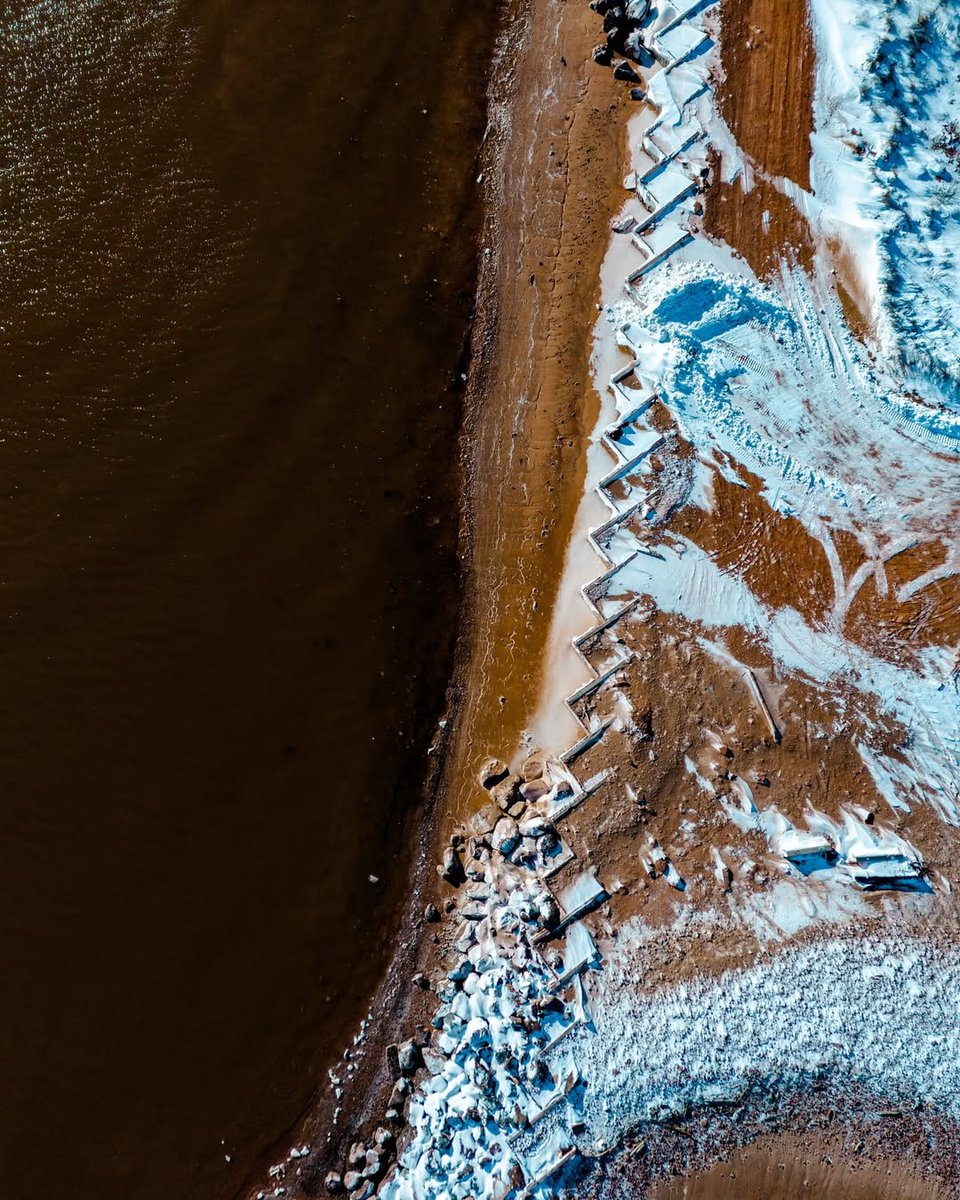 The beauty of PEI’s coastline is breathtaking, even in winter ❄️✨

📍 Rustico
📷 EricsVisuals