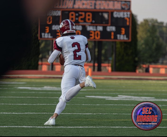 Still looking for my new home! 🏠 
5’11 - 185 lbs - 4.5 - elite hands 🙌 
49 Rec - 953 yards - 14 TD’s - D1 ⭐️
All I need is an opportunity! 🚨
740-575-2389  
hudl.com/v/2Qe0VP