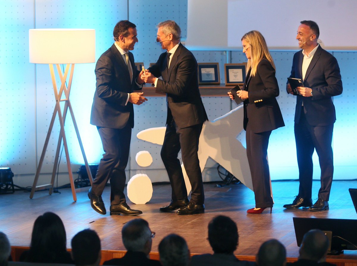 Cerca de 500 directivos de la dirección territorial Norte de <a href="/caixabank/">CaixaBank</a> nos hemos reunido hoy en #ACoruña en donde hemos podido profundizar junto a Jaume Masana, director de negocio, en el rumbo de la entidad para los próximos meses. ¡Una gozada de jornada!