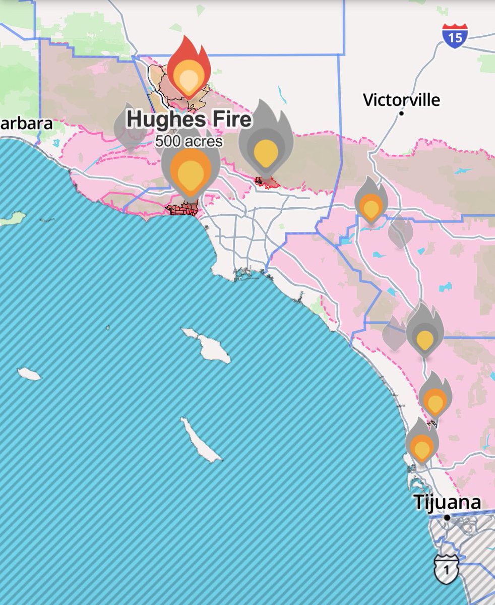Yolo304741's tweet photo. Another fire 🔥
What in the f*ck is happening in California?!
THIS IS NOT NORMAL. https://t.co/tysevJsd9m