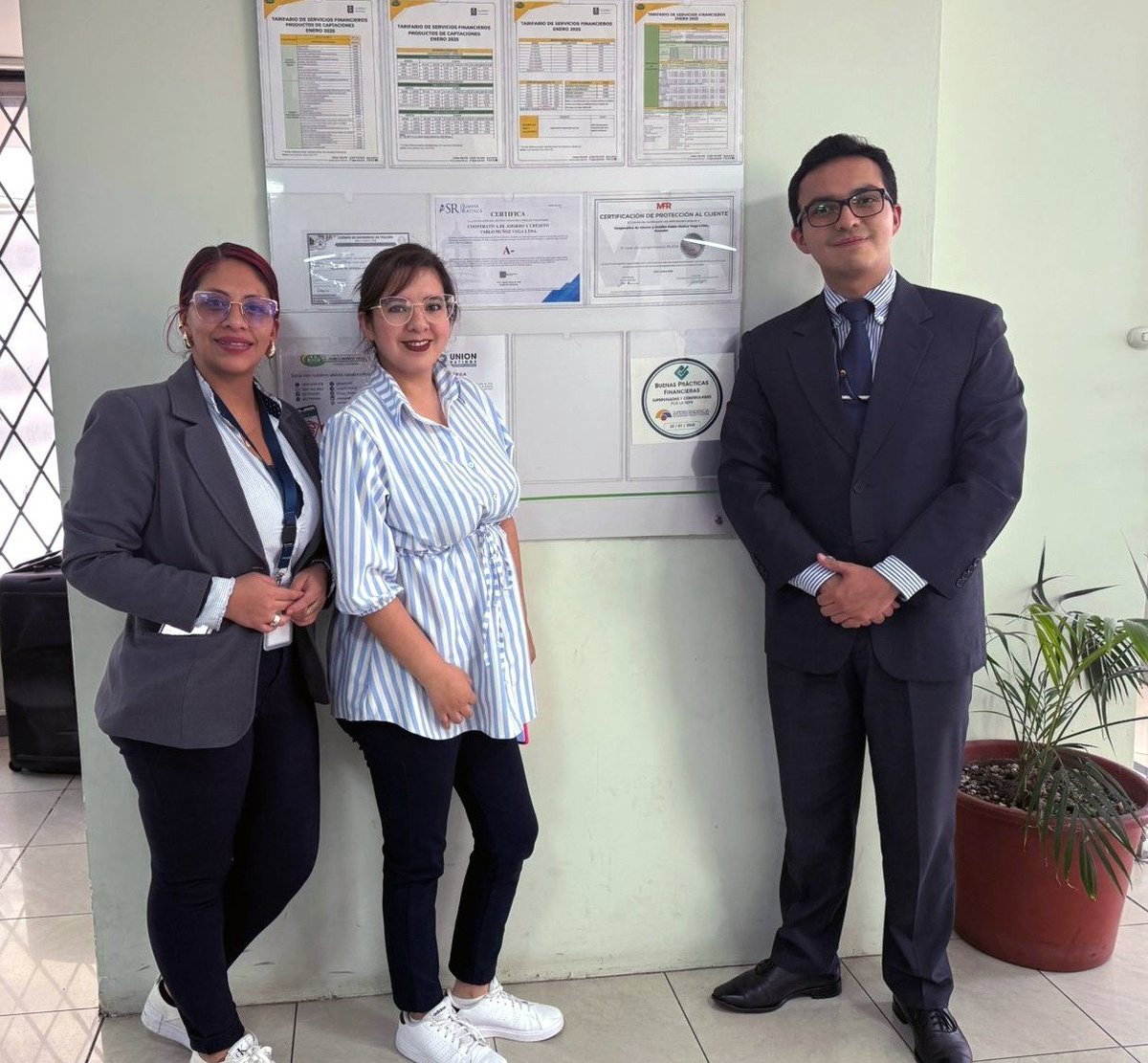 SEPS_Ec's tweet photo. En la ciudad de Tulcán, personal de la #SEPS llevó a cabo una visita técnica a la @cpmvoficial para supervisar el cumplimiento de la normativa vigente. Vigilamos y protegemos tu dinero.
#SepsEnTerritorio #ProtegemosTuDinero #SepsSupervisiónYControl https://t.co/9nJMSXED2U