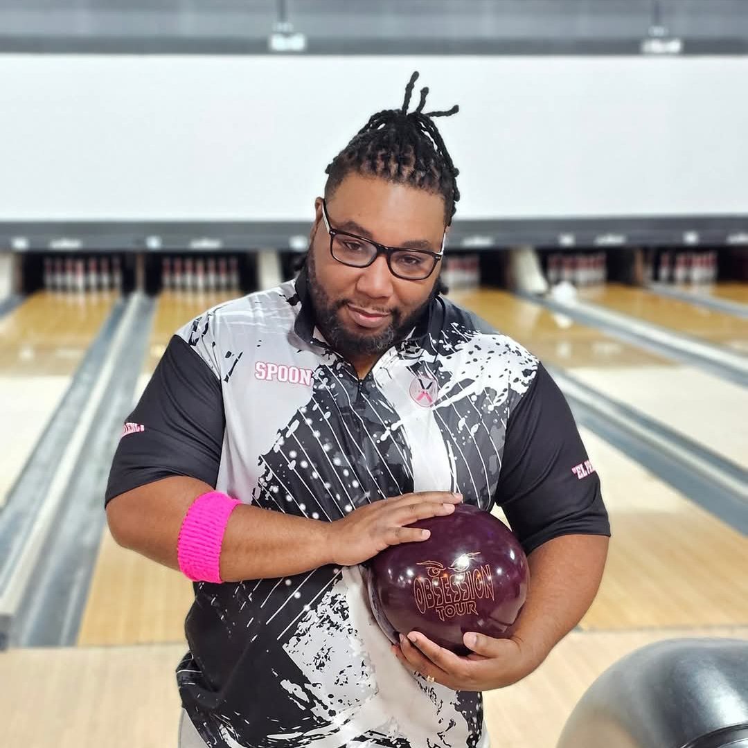 USBC's tweet photo. New York's Desron Weatherspoon etched his name in the record books as he became just the 40th person to shoot a perfect 900 series last weekend. Read more on his accomplishment here: https://t.co/ICR0P0Gci2 https://t.co/bnnLS2CNIR