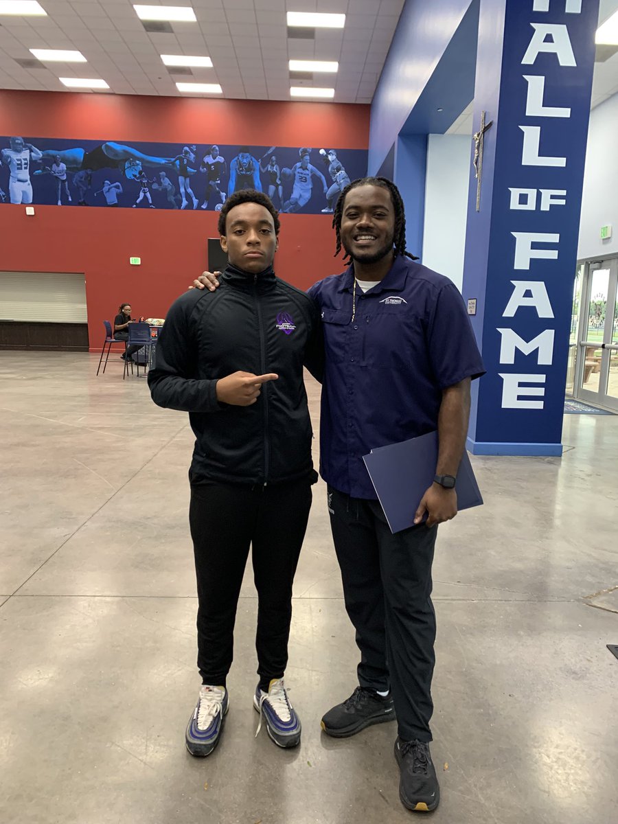 Had a great visit at st Thomas tdy <a href="/TNeymeiyer/">Coach Neymeiyer</a> <a href="/STU_Football/">STU Football</a> <a href="/VernonWilderIII/">Coach Wilder</a>