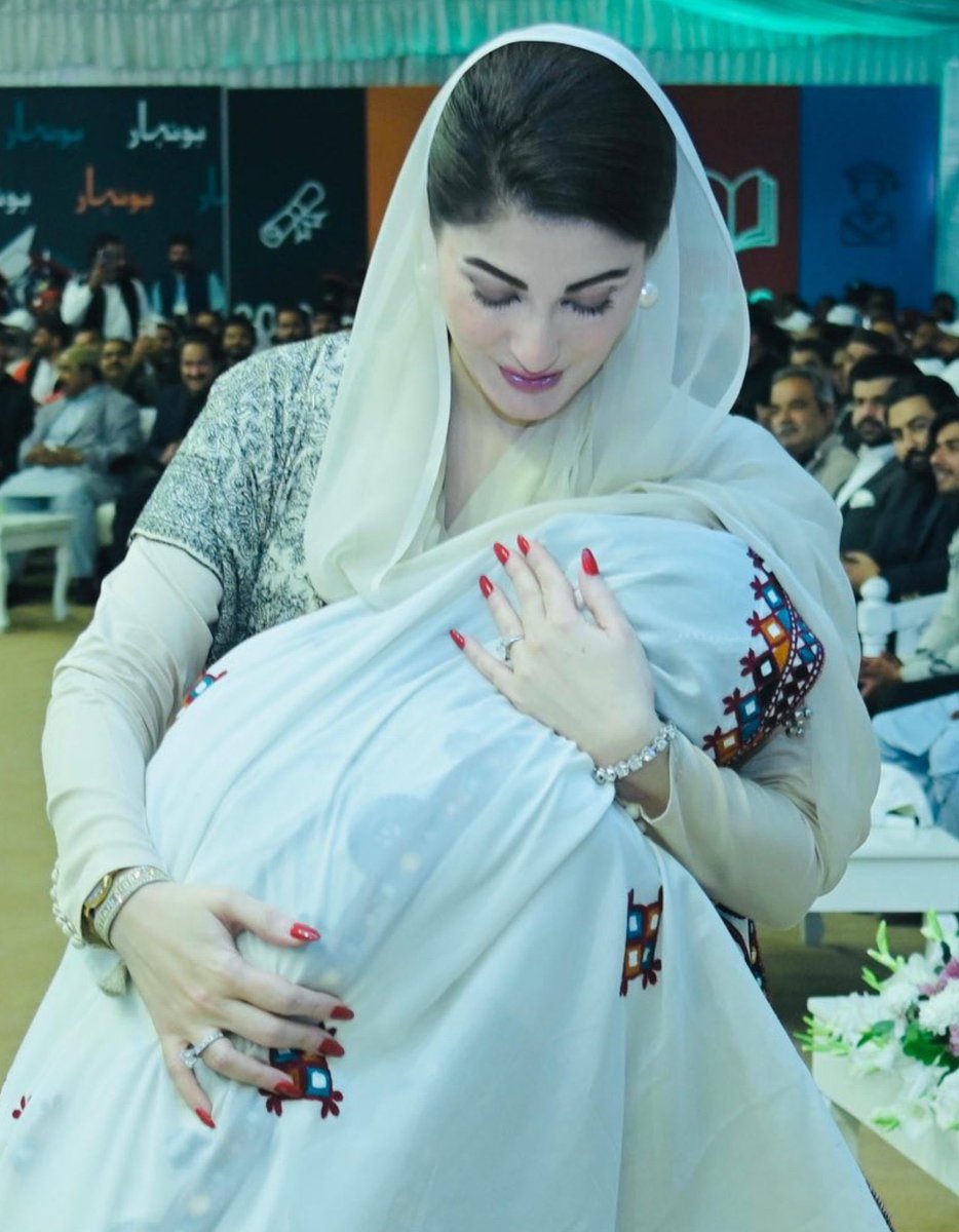 Dr. Sarah tweet media