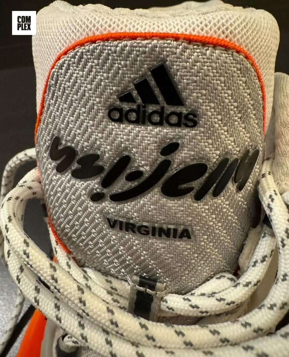 Sneakerologue's tweet photo. Premières images de la Pharrell x Adidas Jellyfish 🪼👀

Cop ou Pass ?

📸: @ComplexSneakers https://t.co/qAF4vzLX9L