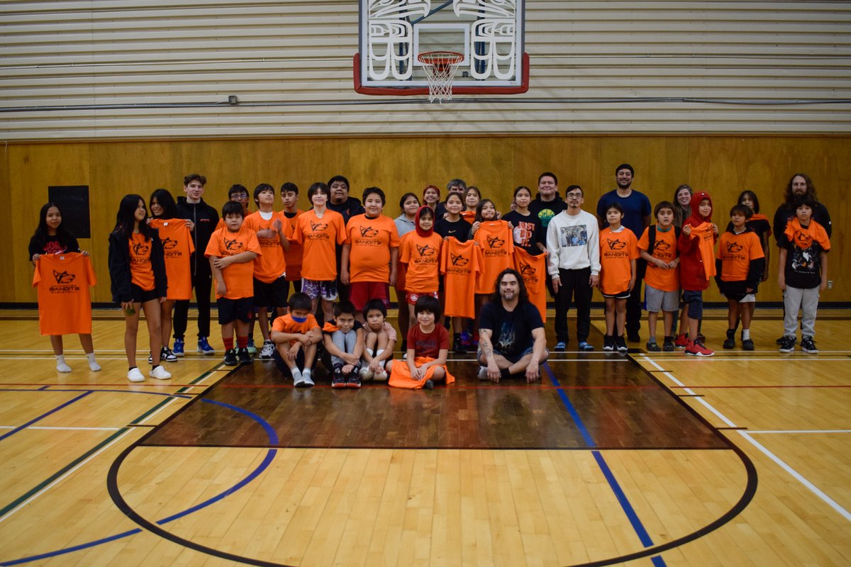 vancitybandits's tweet photo. Last week, as part of the Indigenous Basketball Collective, we visited Ahousaht First Nation to host basketball camps with @ISPARCBC for local youth, featuring guest coaches from the Bandits! 🏀

Learn more at https://t.co/C8zKUTv7Bo https://t.co/3tyqn2Qo7J