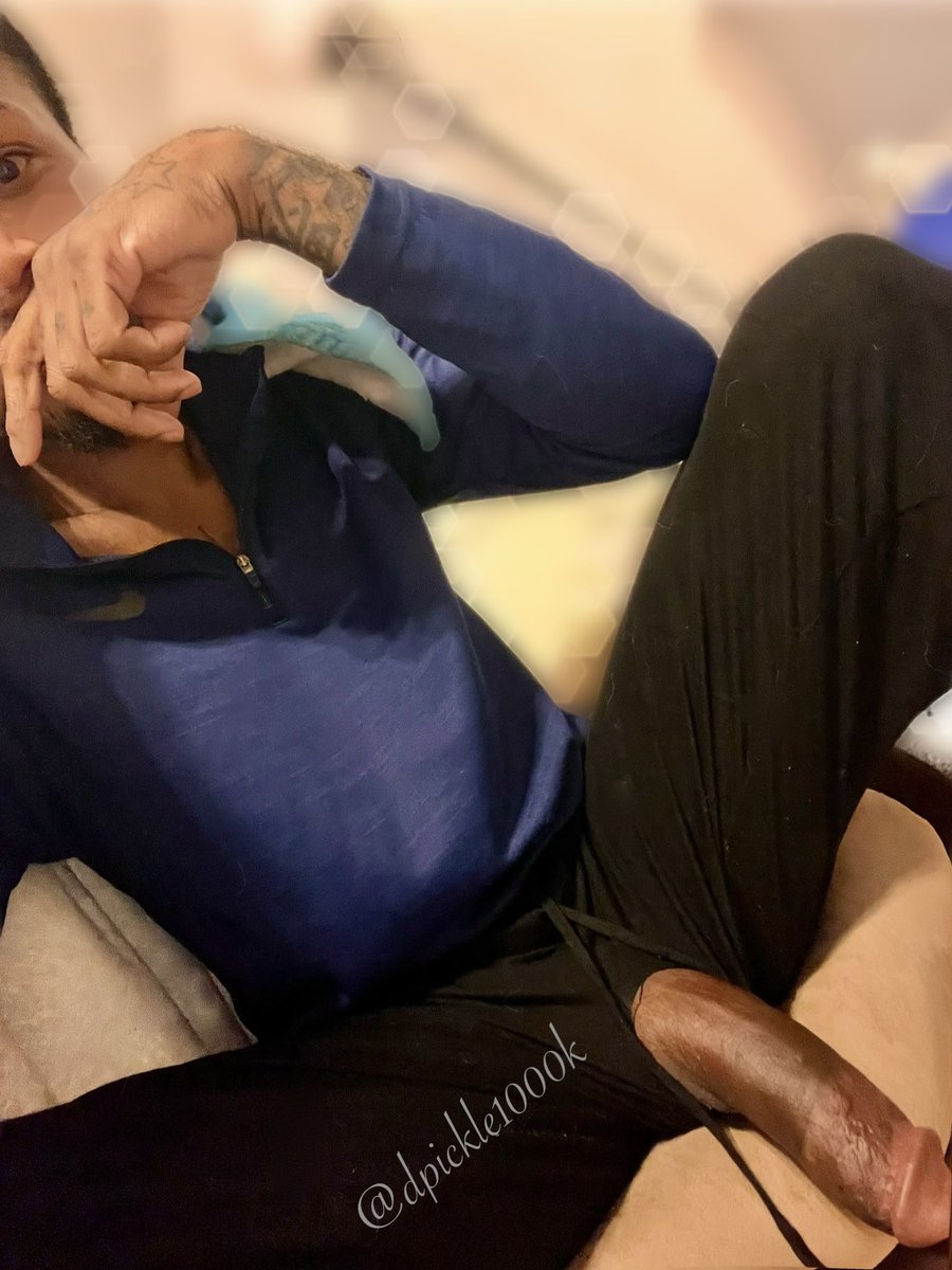 dpickle1000k's tweet photo. How’s it hangin’ 🥒 https://t.co/E7qJ5hgM30