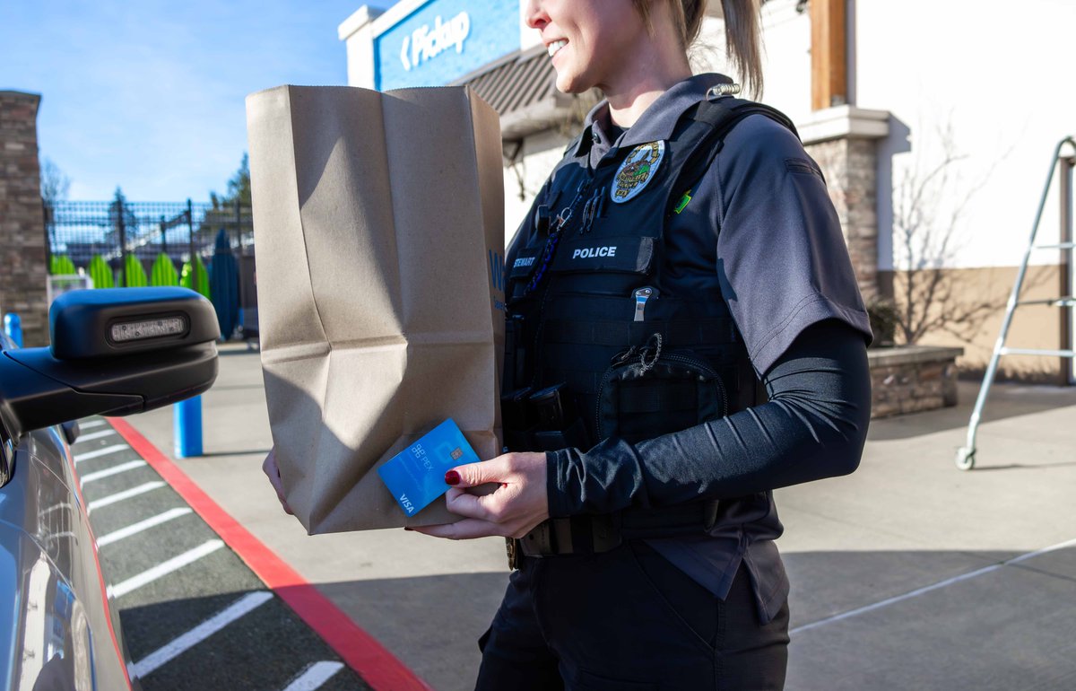 MarysvilleWAPD's tweet photo. When a victim of human trafficking needs immediate shelter, or a stranded visitor can't afford fuel to get home, our police officers now have a direct way to help.

Learn about @BlueBridgeHQ, how it's being used by our officers &amp; how you can help at https://t.co/S7z9dOZB4y. https://t.co/2Ir8C7JD6n