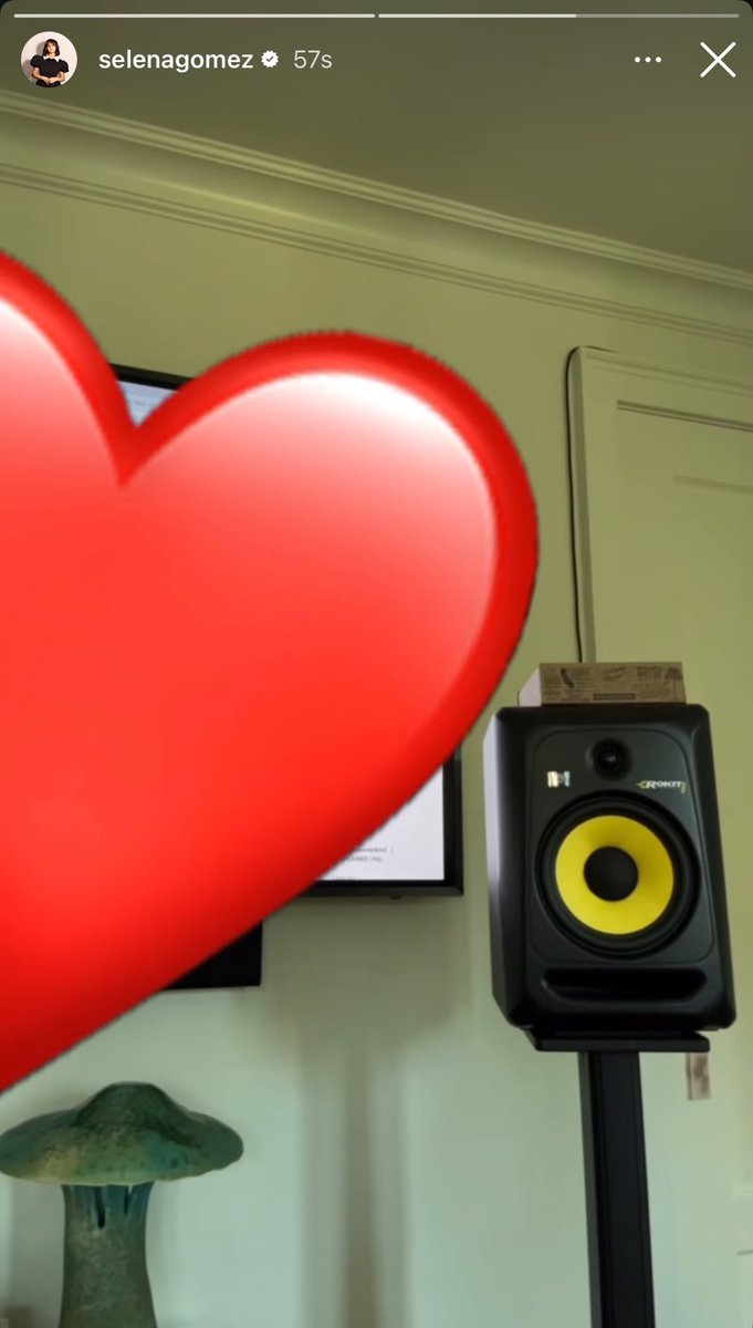 PopBase's tweet photo. Selena Gomez teases new music. https://t.co/2i5gv07BFC