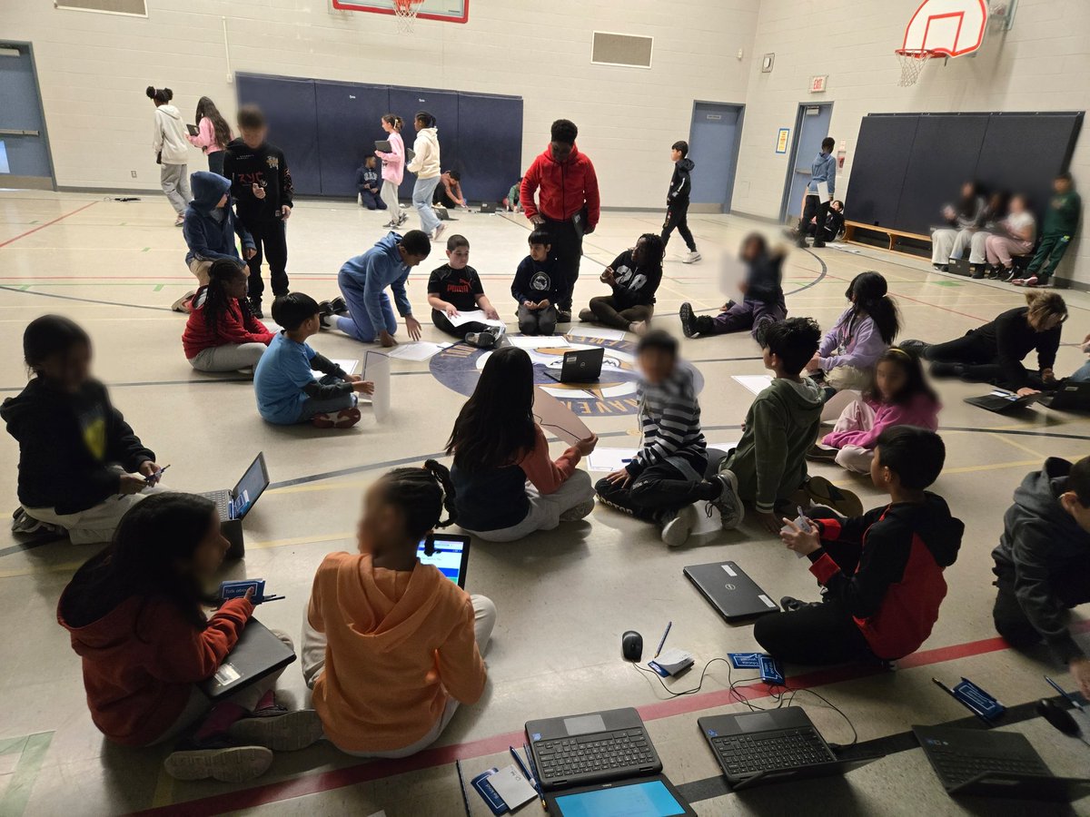 MegMcLCYC's tweet photo. #BellLetsTalkDay at St. Bonaventure.. that's a wrap! We had a busy but fun day with Trivia, Discussions about Mental Health, Wellness Activities, Prizes and a whole lot of fun! @DPwellness4all https://t.co/AAxQLlkHuC