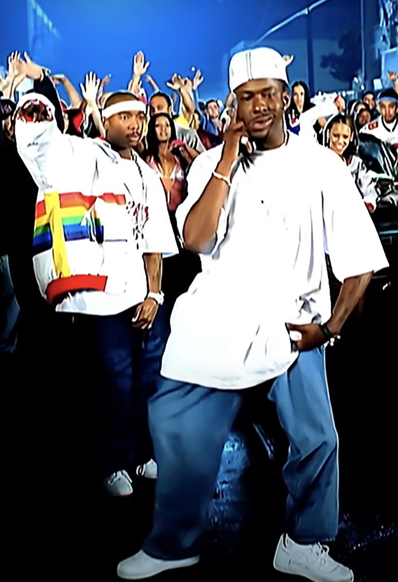 LaJethroJenkins's tweet photo. This pic got me so WEAK 🤣🤣 How much powder was Bobby on in this video, man? https://t.co/LQMszaxFcG