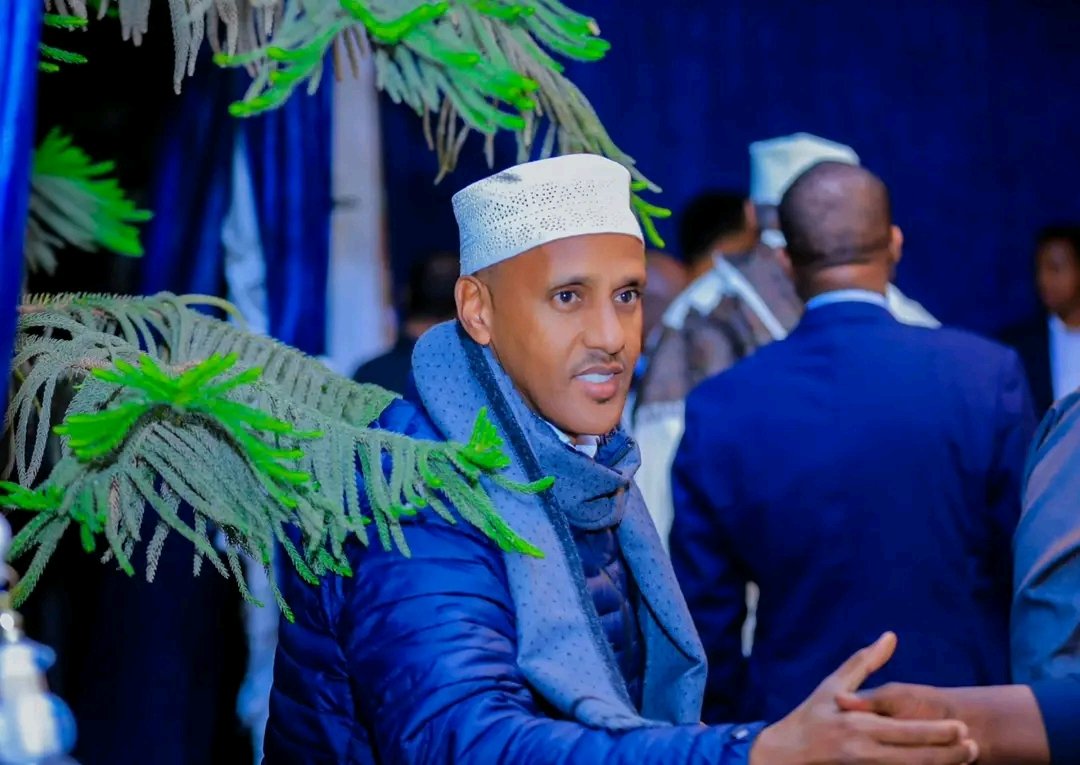 Sadaam cabeeye (@sadaam_2) on Twitter photo Madaxwaynaha DDS Mudane mustafe mux'ed cumar ayaa casho sharaf ugu sameeyey madaxtooyada DDS wufuud kala duwan oo ka qayb galaysa munaasibada xuska 32guurada aas aaskii deegaan. <a href="/BashiirWabax/">Bashiir-Wabax</a> <a href="/Abdijaliilsamow/">Abdijaliil Osman</a> <a href="/Axmadmawlid/">Ahmed Mowlid Hassan</a> <a href="/MunaLayla1/">Muna-Layla Hers</a> <a href="/OmerziadIbrahim/">MP. Omer-Ziad Ibrahim Ahmed πͺπΉ</a> <a href="/FarahMaalimM/">Farah Maalim EGH</a> Madaxwaynaha DDS Mudane mustafe mux'ed cumar ayaa casho sharaf ugu sameeyey madaxtooyada DDS wufuud kala duwan oo ka qayb galaysa munaasibada xuska 32guurada aas aaskii deegaan. <a href="/BashiirWabax/">Bashiir-Wabax</a> <a href="/Abdijaliilsamow/">Abdijaliil Osman</a> <a href="/Axmadmawlid/">Ahmed Mowlid Hassan</a> <a href="/MunaLayla1/">Muna-Layla Hers</a> <a href="/OmerziadIbrahim/">MP. Omer-Ziad Ibrahim Ahmed πͺπΉ</a> <a href="/FarahMaalimM/">Farah Maalim EGH</a>