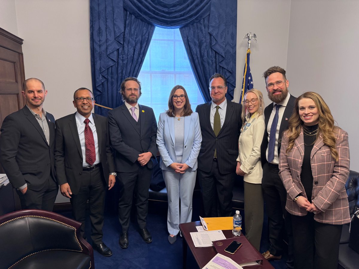 DigitalChamber's tweet image. 🏛️Day in progress: Engaging with Members of Congress on the future of digital assets. Guiding them through blockchain innovation &amp;amp; policy. More key meetings ahead! #BlockchainPolicy

Huge Thanks to @SarahEMcBride, @LatimerforNY, &apos;Coach&apos; @TTuberville, @GoldmanCraig, and all for…