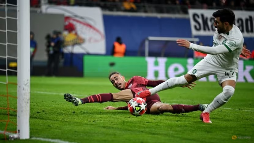SANewsZone_'s tweet photo. RB Leipzig Secures First Champions League Victory with 2-1 Win Over Sporting https://t.co/gAA5jvEmq3 https://t.co/GhwKqPDUby