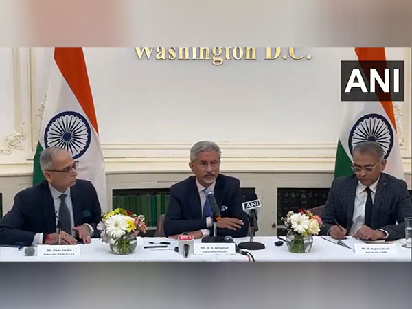 ani_digital's tweet photo. "We didn't stop trading..." says EAM Jaishankar on trade with Pakistan, calls 'MFN status' "longstanding concern"
Read @ANI Story | https://t.co/pa4lj8fRaT
#Jaishankar #trade #Pakistan #MFNstatus https://t.co/YSsJ79Xjpj