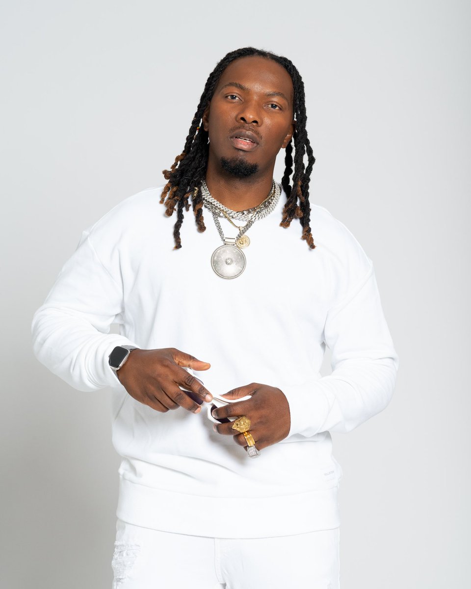 BrucewilzUg's tweet image. 🎉 Happy Birthday, GNL Zamba! 🎉 

On this special day, I want to take a moment to celebrate not just the incredible artist you are, but also the tremendous impact you’ve had on my life as a role model and mentor. 🎶
@therealGnlzamba @BaboonForestEnt