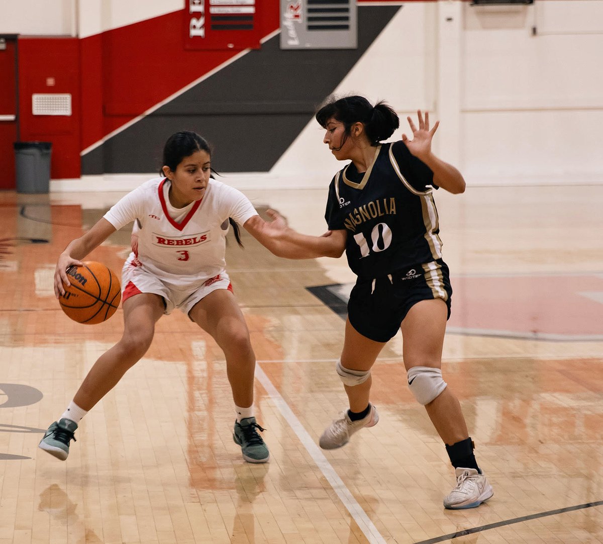 Dan Albano (@ocvarsityguy) on Twitter photo They back!
This week's #Fab5 girls basketball players of the week filled w/ top performers💯
> ocregister.com/2025/01/22/alb…
<a href="/BreaOlindaUSD/">Brea Olinda USD</a> <a href="/AnaheimSports1/">Anaheim Sports</a> <a href="/MaterDeiGBB/">Mater Dei Girls Basketball</a> <a href="/MD_Athletics/">Mater Dei Athletics</a> <a href="/OLuGBB/">Orange Lutheran Girls Basketball</a> <a href="/OLu_Athletics/">OLu Athletics</a> <a href="/fairmontprepgbb/">fairmontprepgbb</a> <a href="/adyra10bball/">Adyra Rajan</a> They back!
This week's #Fab5 girls basketball players of the week filled w/ top performers💯
> ocregister.com/2025/01/22/alb…
<a href="/BreaOlindaUSD/">Brea Olinda USD</a> <a href="/AnaheimSports1/">Anaheim Sports</a> <a href="/MaterDeiGBB/">Mater Dei Girls Basketball</a> <a href="/MD_Athletics/">Mater Dei Athletics</a> <a href="/OLuGBB/">Orange Lutheran Girls Basketball</a> <a href="/OLu_Athletics/">OLu Athletics</a> <a href="/fairmontprepgbb/">fairmontprepgbb</a> <a href="/adyra10bball/">Adyra Rajan</a>