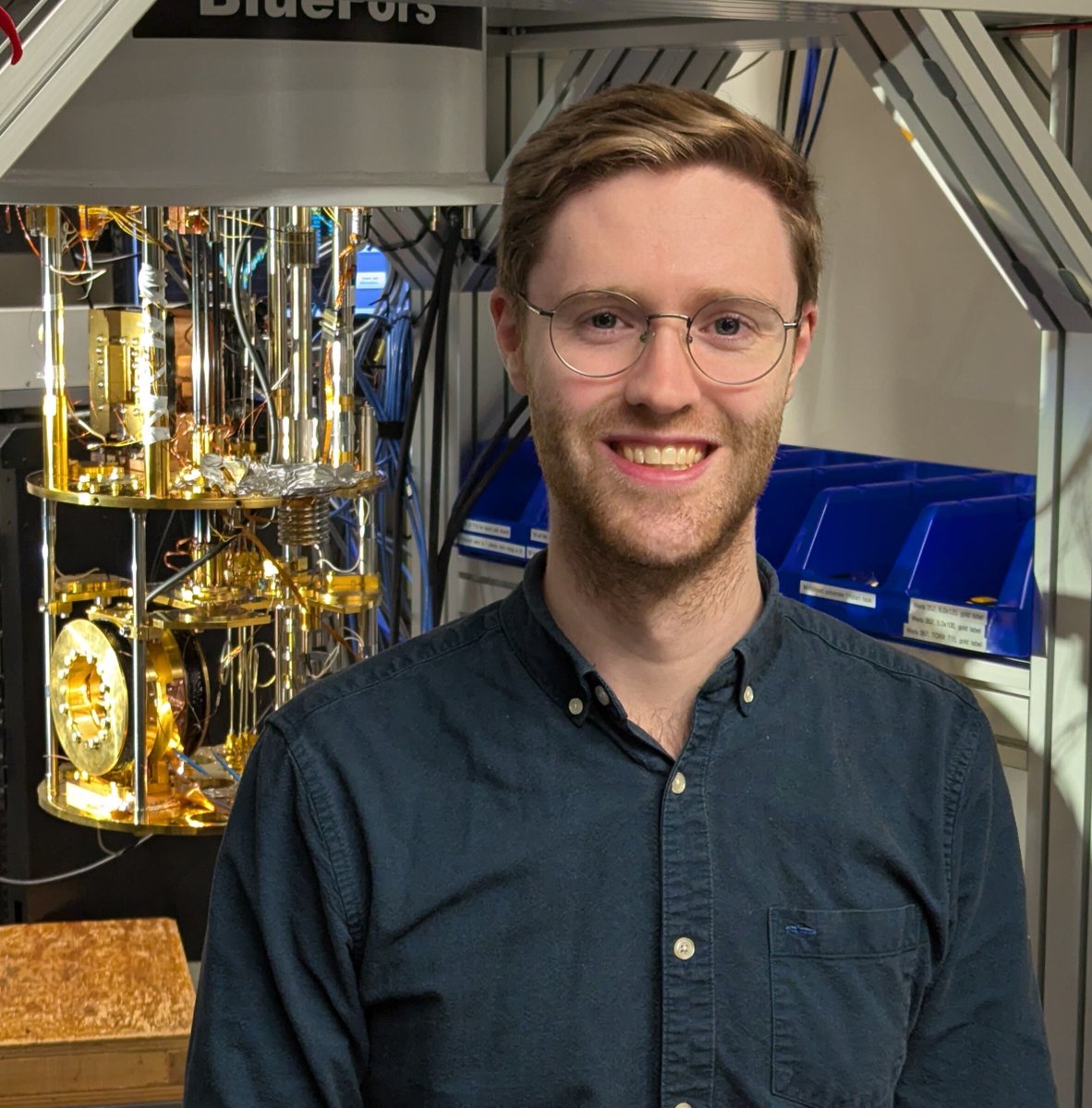 DanHigginbottom's tweet photo. Check out our new preprint by PhD student Michael Dobinson! We demonstrate the first electrically-injected single-photon source with silicon colour centres and opto-electrically prepare a spin qubit.  https://t.co/tbZncJb4Mb
Big thanks to the SQT team, @quantumstef, and our industry partners @TeamPhotonic