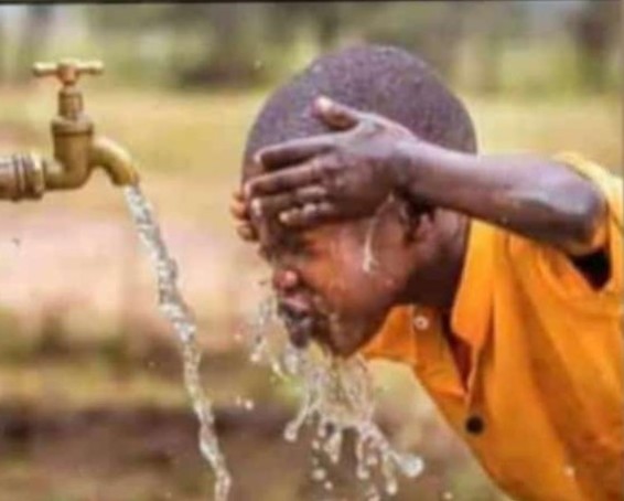 Official____Max's tweet image. Wash your face and go hustle the future is yours alone.