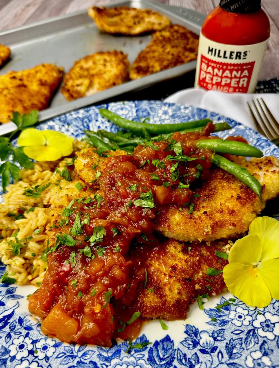 dishblock's tweet image. In the words of Peter Brady (aka Humphrey Bogart) – "Pork Chops and Applesauce"!!  But this ain’t your momma’s applesauce!  The Miller's Sweet and Spicy Banana Pepper Sauce brings your applesauce to new spicy heights and, I promise, you will never want to go back!  My family went…