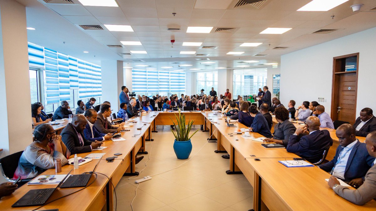 WHO Tanzania (@who_tanzania) on Twitter photo Partners play a critical role in health emergencies.
Under the leadership of <a href="/DrTedros/">Tedros Adhanom Ghebreyesus</a>, <a href="/WHO/">World Health Organization (WHO)</a> brought together 200+ partners in 🇹🇿, to discuss the gov't’s led response to the #Marburg outbreak. Partners reaffirmed their commitment to support efforts to control the outbreak. Partners play a critical role in health emergencies.
Under the leadership of <a href="/DrTedros/">Tedros Adhanom Ghebreyesus</a>, <a href="/WHO/">World Health Organization (WHO)</a> brought together 200+ partners in 🇹🇿, to discuss the gov't’s led response to the #Marburg outbreak. Partners reaffirmed their commitment to support efforts to control the outbreak.