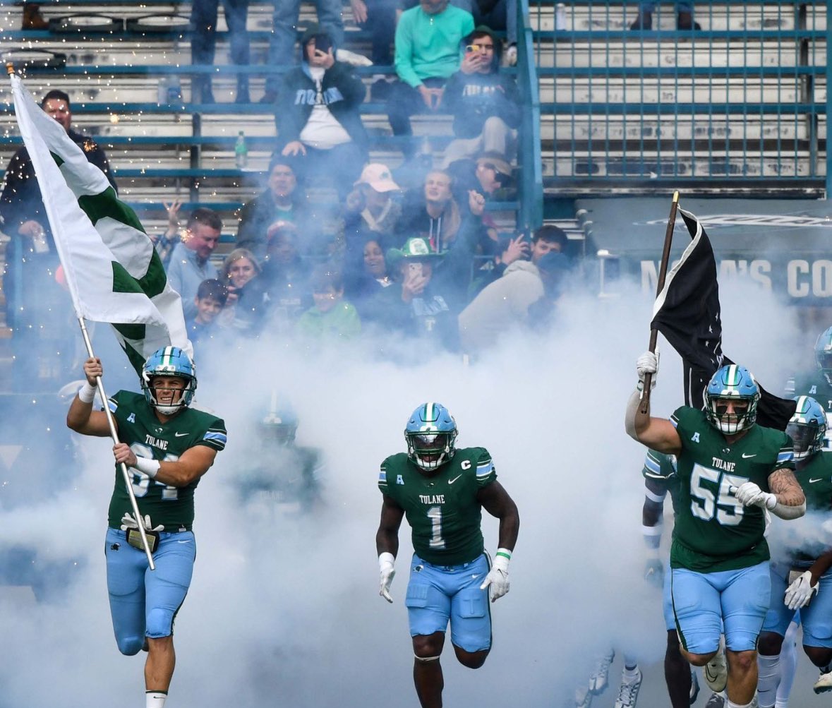 last_chancedyl's tweet image. Truly blessed and honored to receive my 7th Division 1 offer… #AGTG
@edwinfarmer1974 
@CoachBamHardmon 
@VanguardFB 
@GreenWaveFB