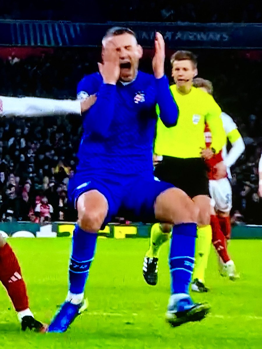 DuaLipArsenal tweet media